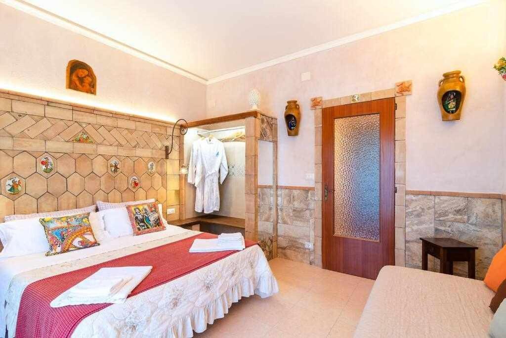 Casa Della Giara Parcheggio Supermercato A 200M Giarre Exteriör bild
